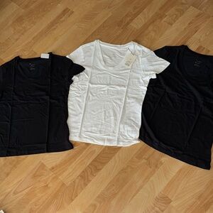 Women’s Black and White Tee’s for Versatile Style, NEW, 3-Pack, Size XS
